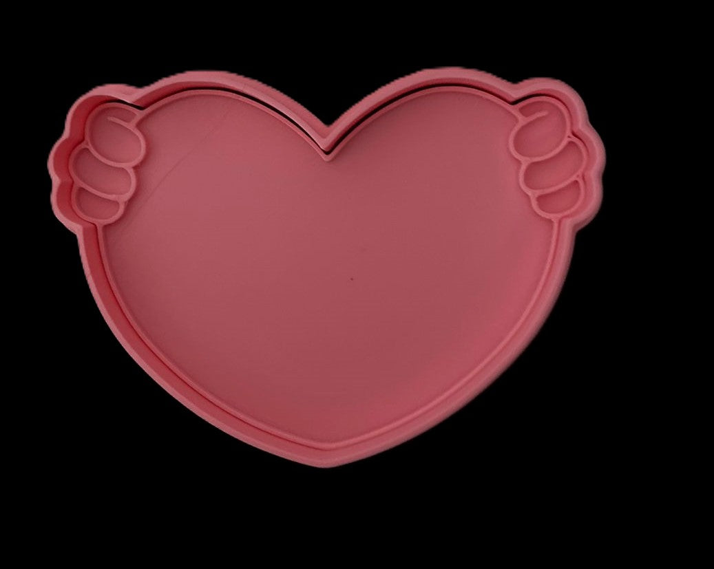 Corazón con Manos Abrazando Cortador de Galletas