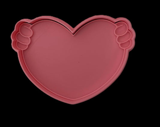 Corazón con Manos Abrazando Cortador de Galletas